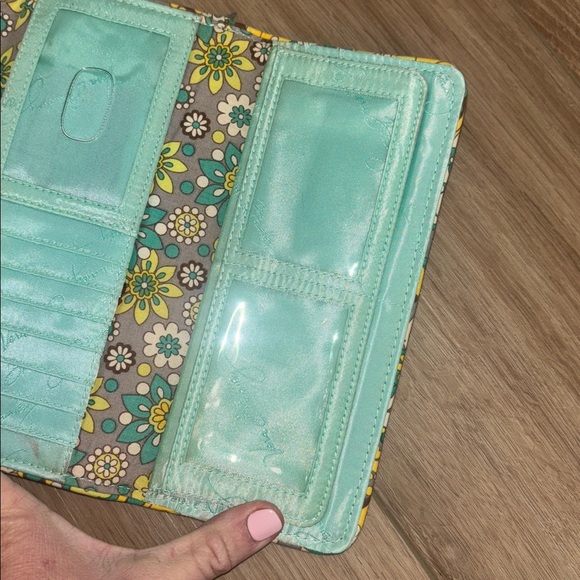 Vera Bradley Lemon Parfait Trifold Clutch Wallet in cotton material - Picture 6 of 6